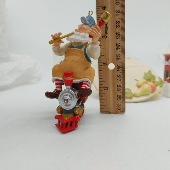 Hallmark Keepsake Ornament Toymaker Santa Backyard Orchard & Home For Xmas Lot - Picture 5 of 12